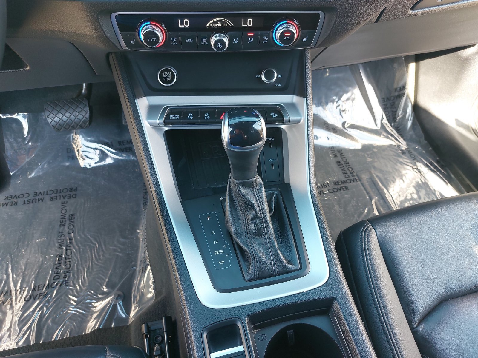 Used 2024 Audi Q3 2.0T Premium w/ Convenience Package AWD/4WD image 22