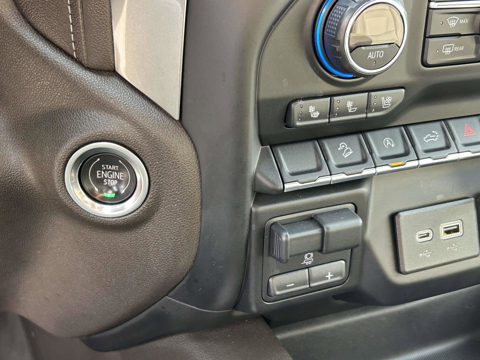 Used 2019 Chevrolet Silverado 1500 LTZ image 27