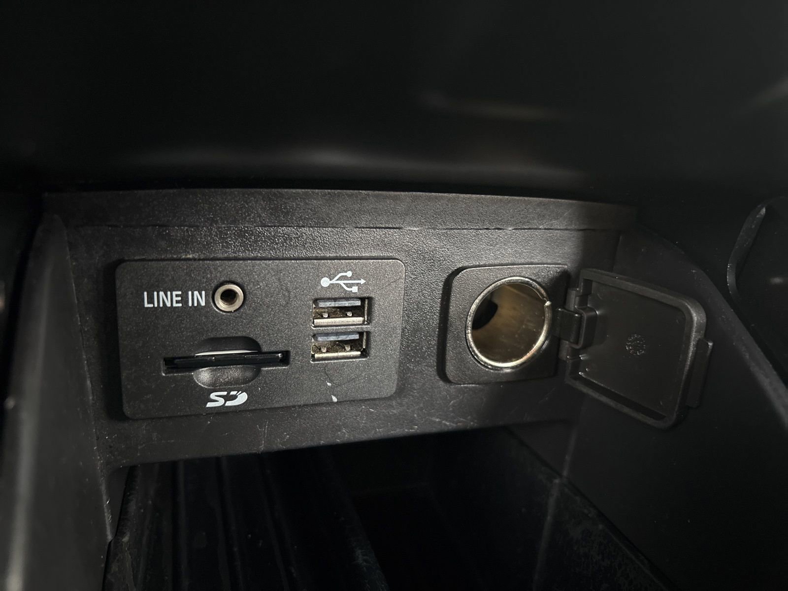 Used 2014 Ford Explorer Limited w/ Equipment Group 302A FWD image 27