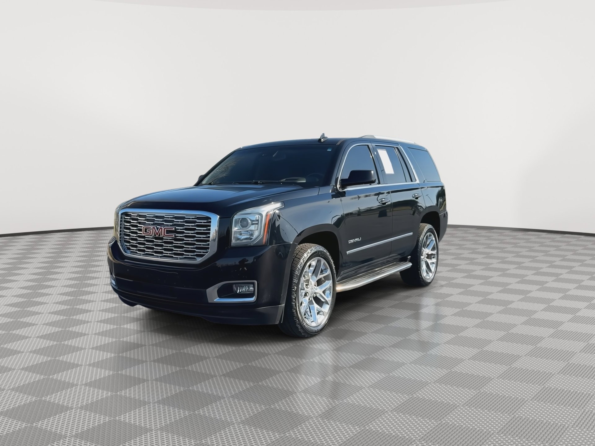 Used 2018 GMC Yukon Denali w/ Open Road Package AWD/4WD image 4