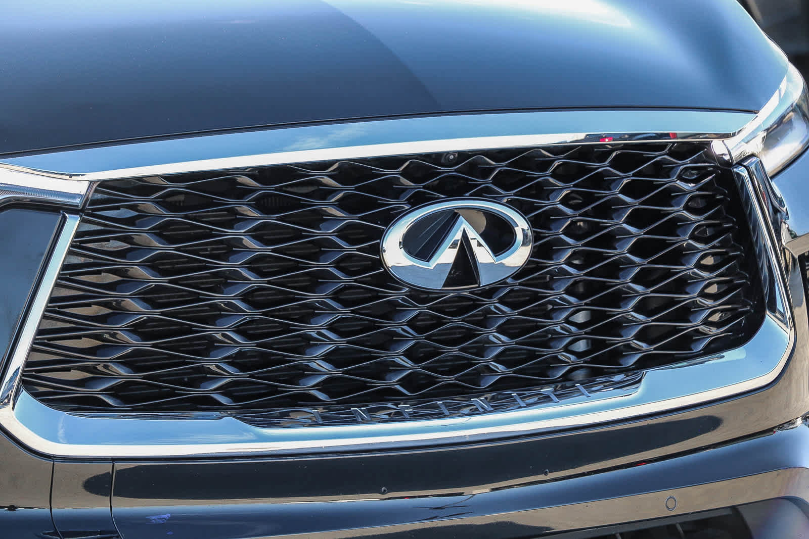Used 2023 INFINITI QX60 Luxe w/ Cargo Package AWD/4WD image 5