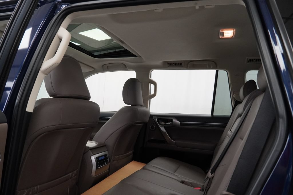 Used 2022 Lexus GX 460 Premium w/ Premium Plus Package AWD/4WD image 14