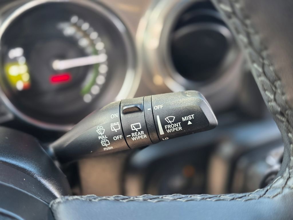 Used 2023 Jeep Wrangler Unlimited image 33