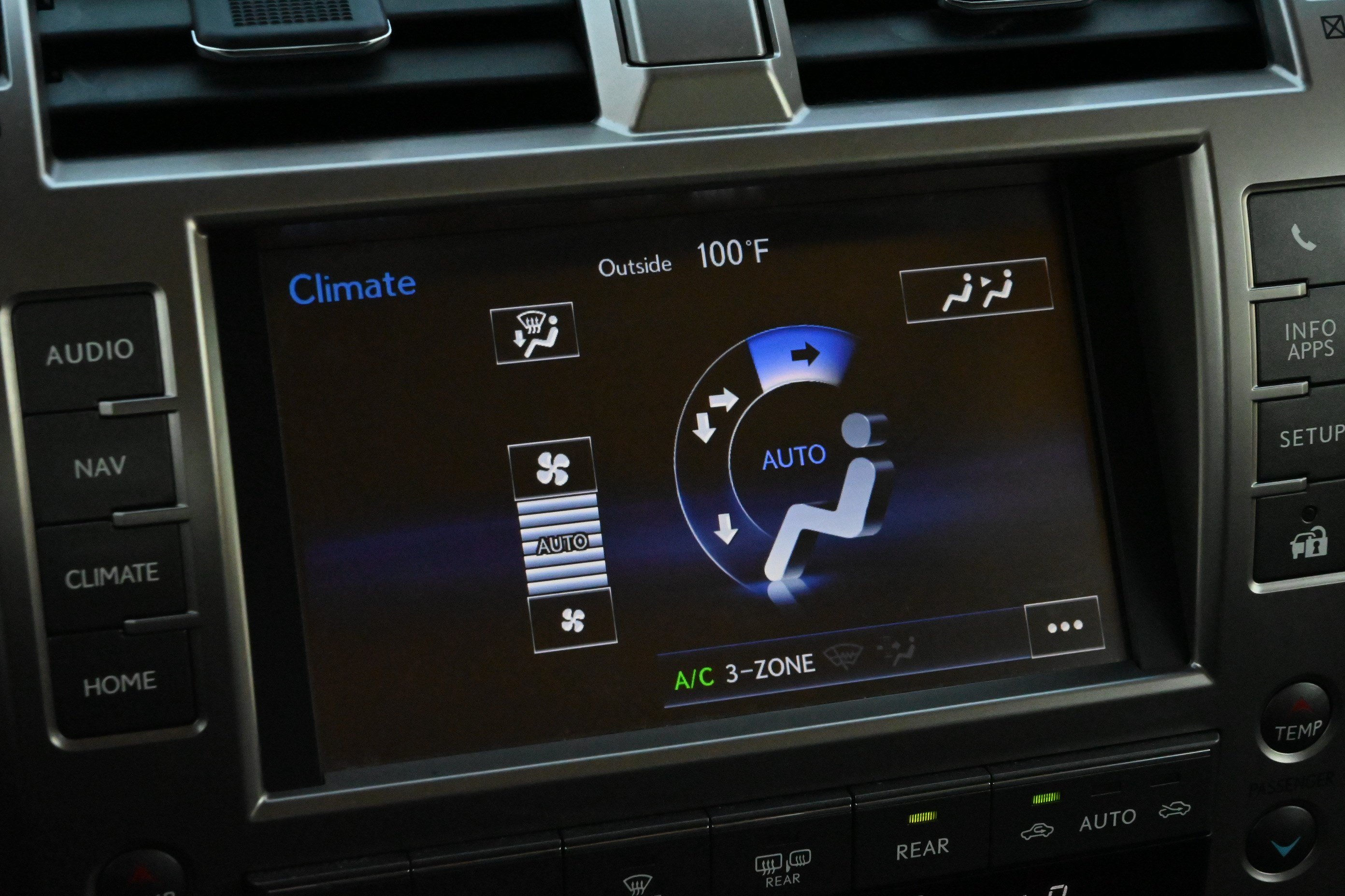 Used 2019 Lexus GX 460 Premium AWD/4WD image 32