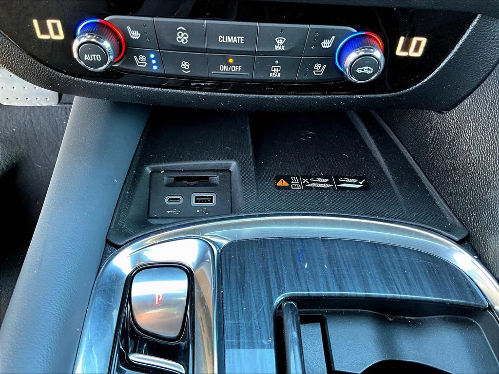 Used 2024 Buick Enclave Premium AWD/4WD image 18