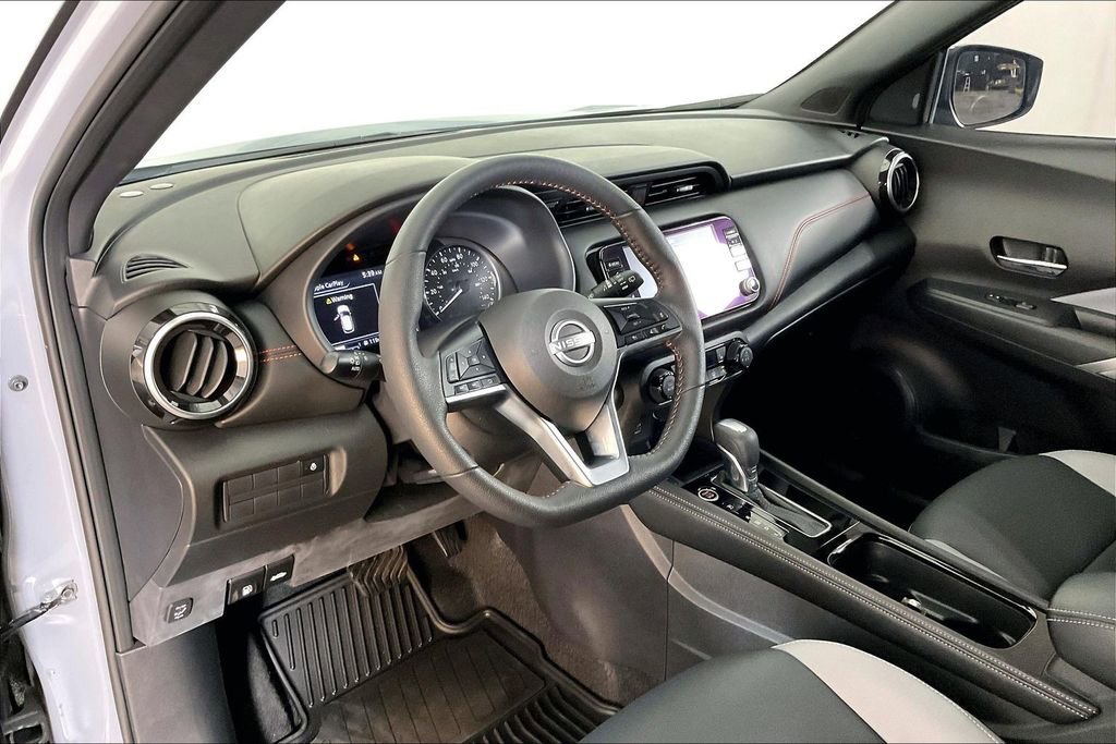 Used 2024 Nissan Kicks SR w/ SR Premium Package image 18