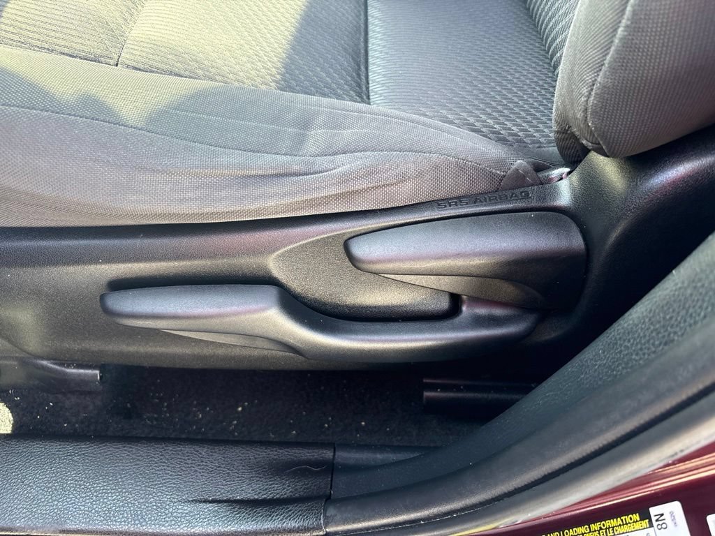 Used 2019 Toyota Highlander LE AWD/4WD image 14