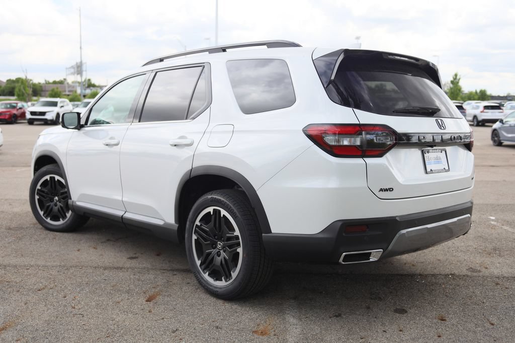New 2026 Honda Pilot Touring image 4