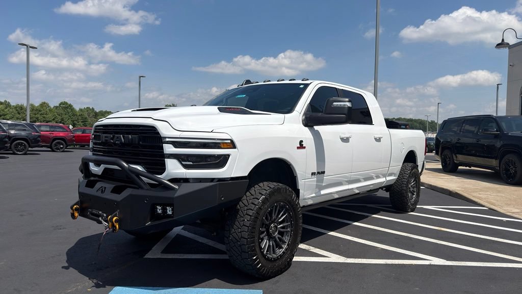 Used 2025 RAM 2500 Laramie AWD/4WD image 4