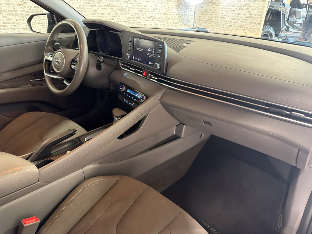 Used 2021 Hyundai Elantra SEL FWD image 13