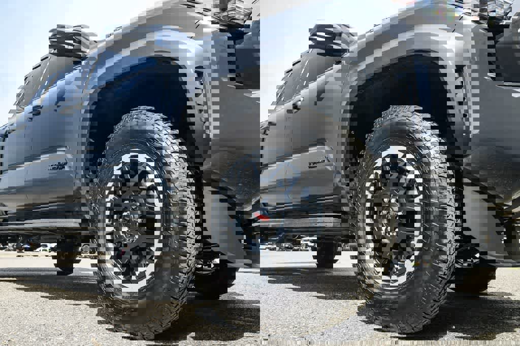 Used 2025 Toyota Tacoma TRD Off-Road image 13