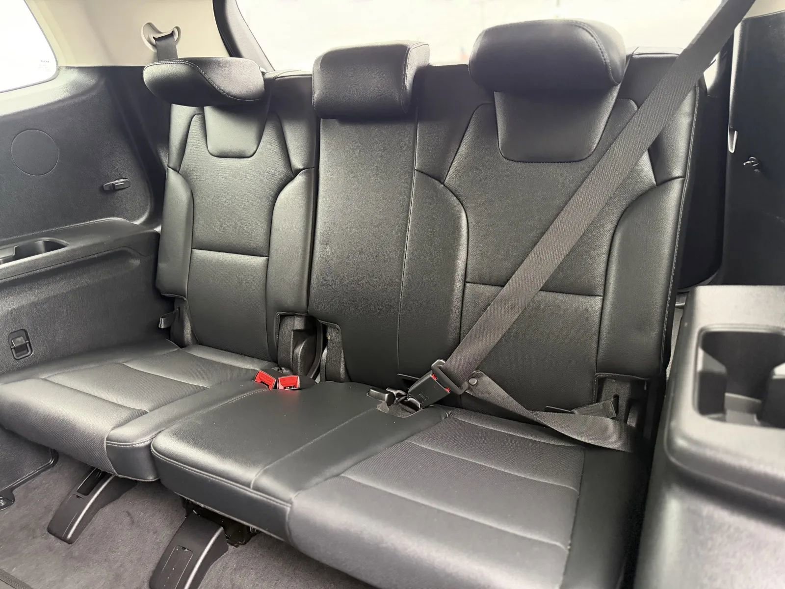 Used 2024 Kia Telluride EX image 17