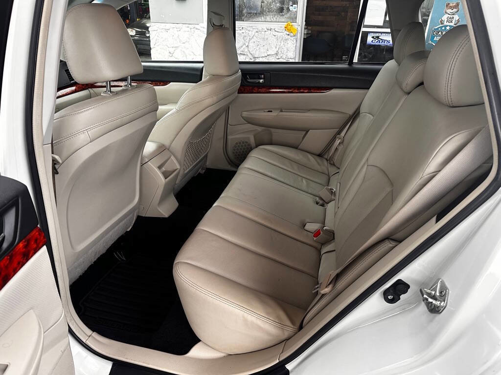 Used 2011 Subaru Outback 2.5i Limited w/ PWR Moonroof Pkg image 15