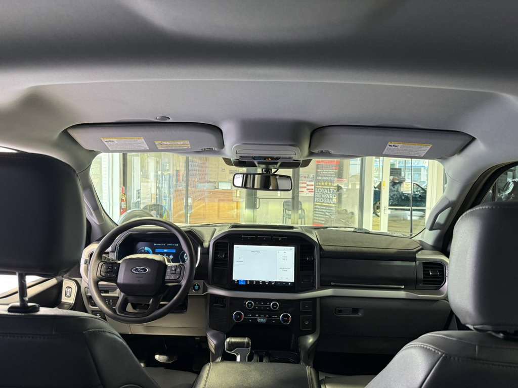 Used 2022 Ford F150 Lightning Pro image 23