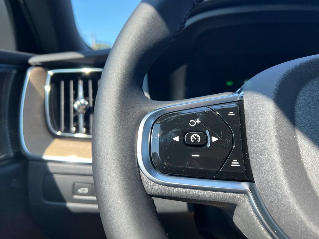 New 2026 Volvo XC60 T8 Plus w/ Protection Package Premier AWD/4WD image 12