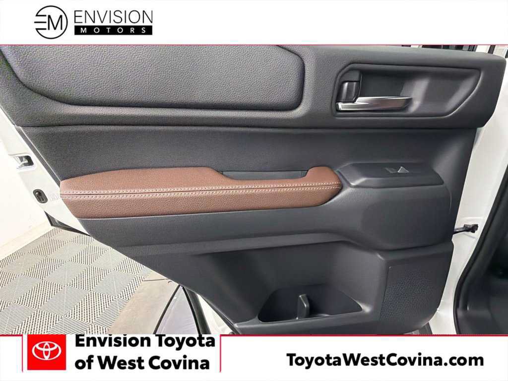 Used 2027 Toyota Land Cruiser AWD/4WD image 39
