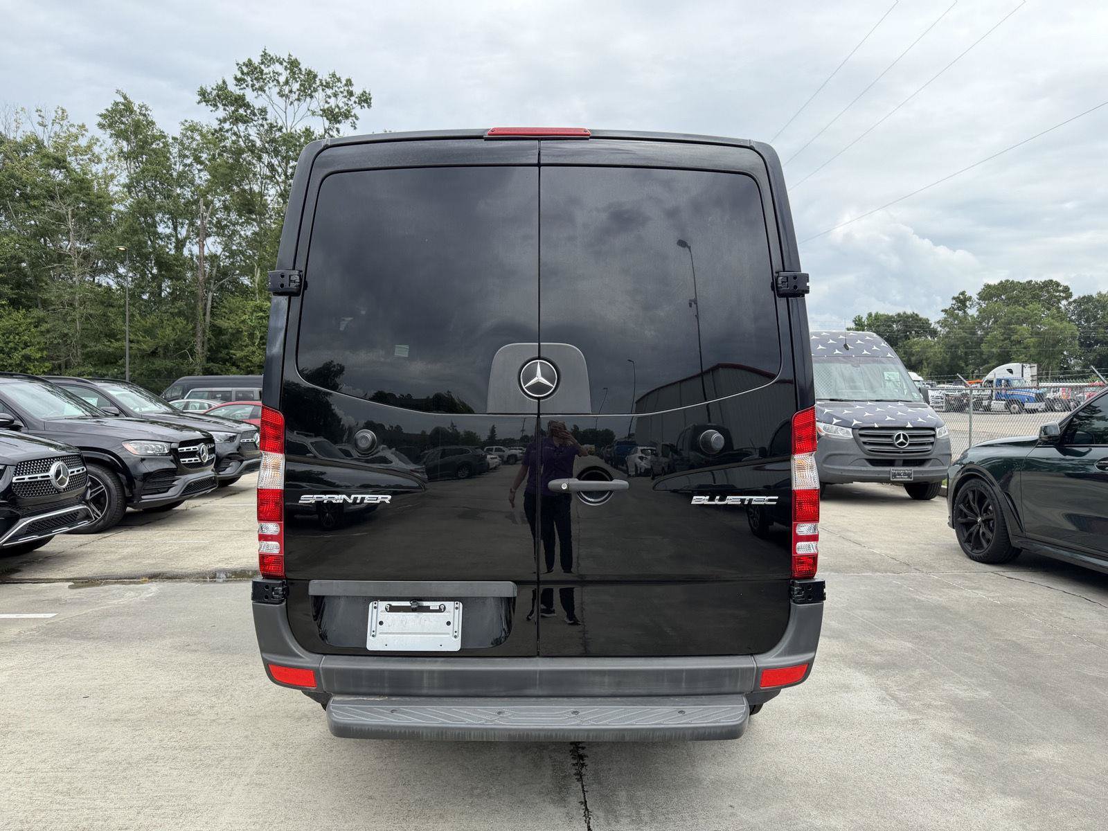 Used 2016 Mercedes-Benz Sprinter 2500 image 15