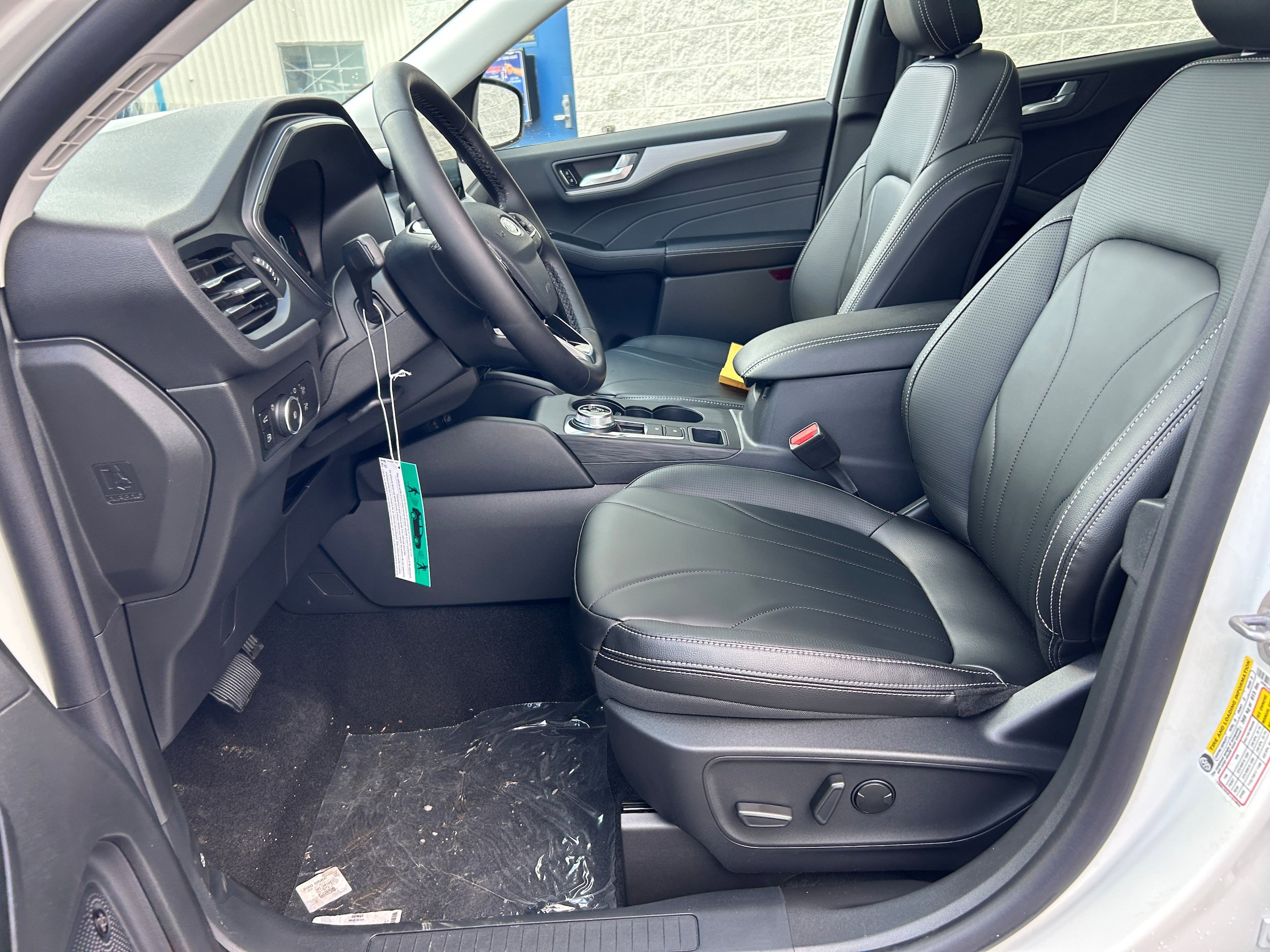 New 2025 Ford Escape SE w/ PHEV Premium Package FWD image 42