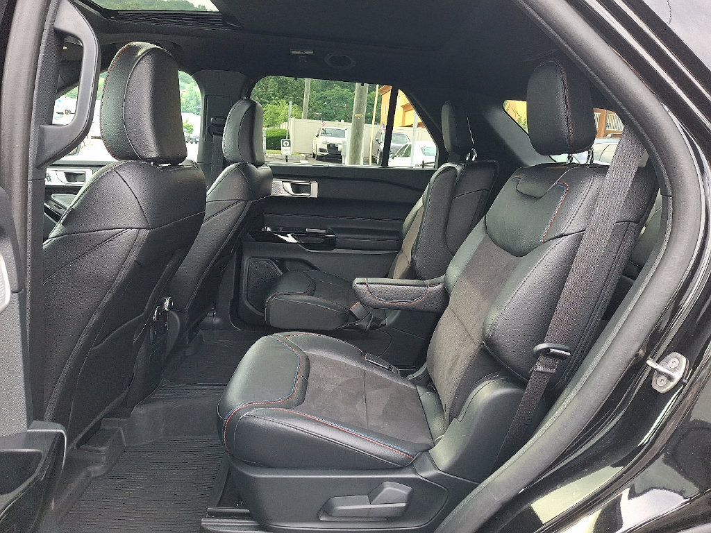 Used 2024 Ford Explorer ST w/ Equipment Group 401A AWD/4WD image 11