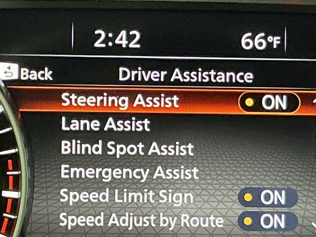 Used 2023 Nissan Pathfinder SL w/ Lighting Package (N92) image 6