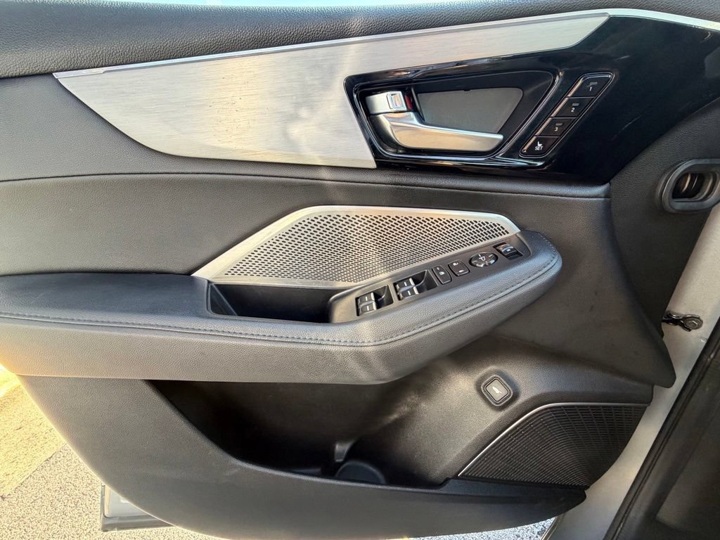 Used 2023 Acura MDX SH-AWD image 31