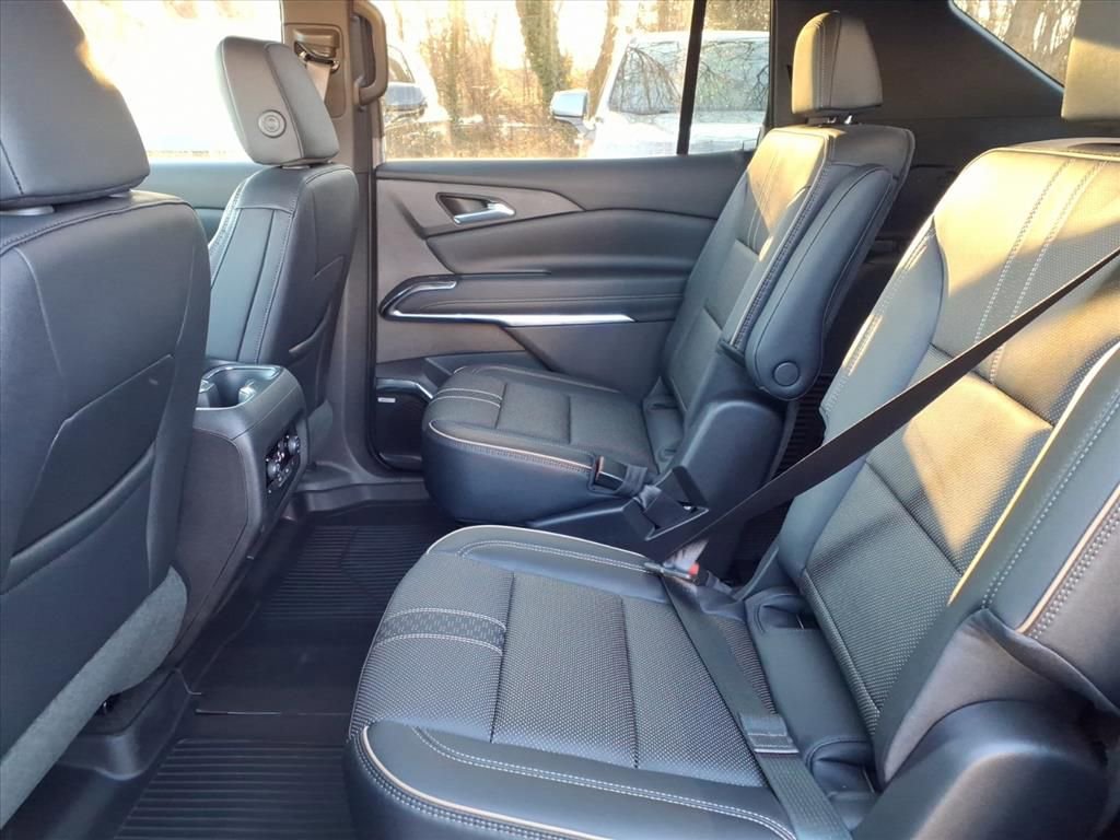 New 2026 Chevrolet Traverse High Country w/ LPO, Floor Liner Package image 16