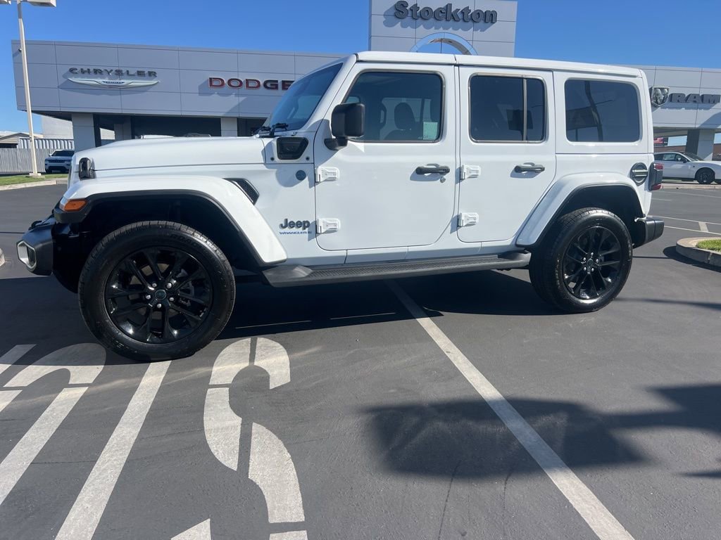 Used 2025 Jeep Wrangler Unlimited Sahara AWD/4WD image 1