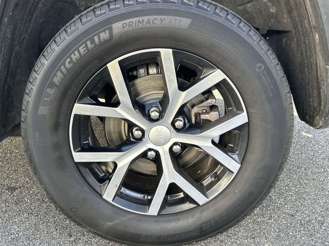 Certified 2023 Jeep Grand Cherokee Limited AWD/4WD image 11