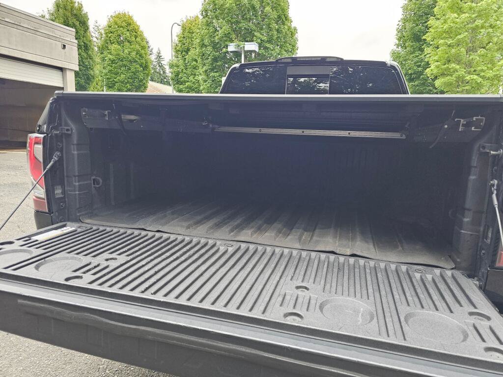 Used 2021 Nissan Titan Platinum Reserve AWD/4WD image 17