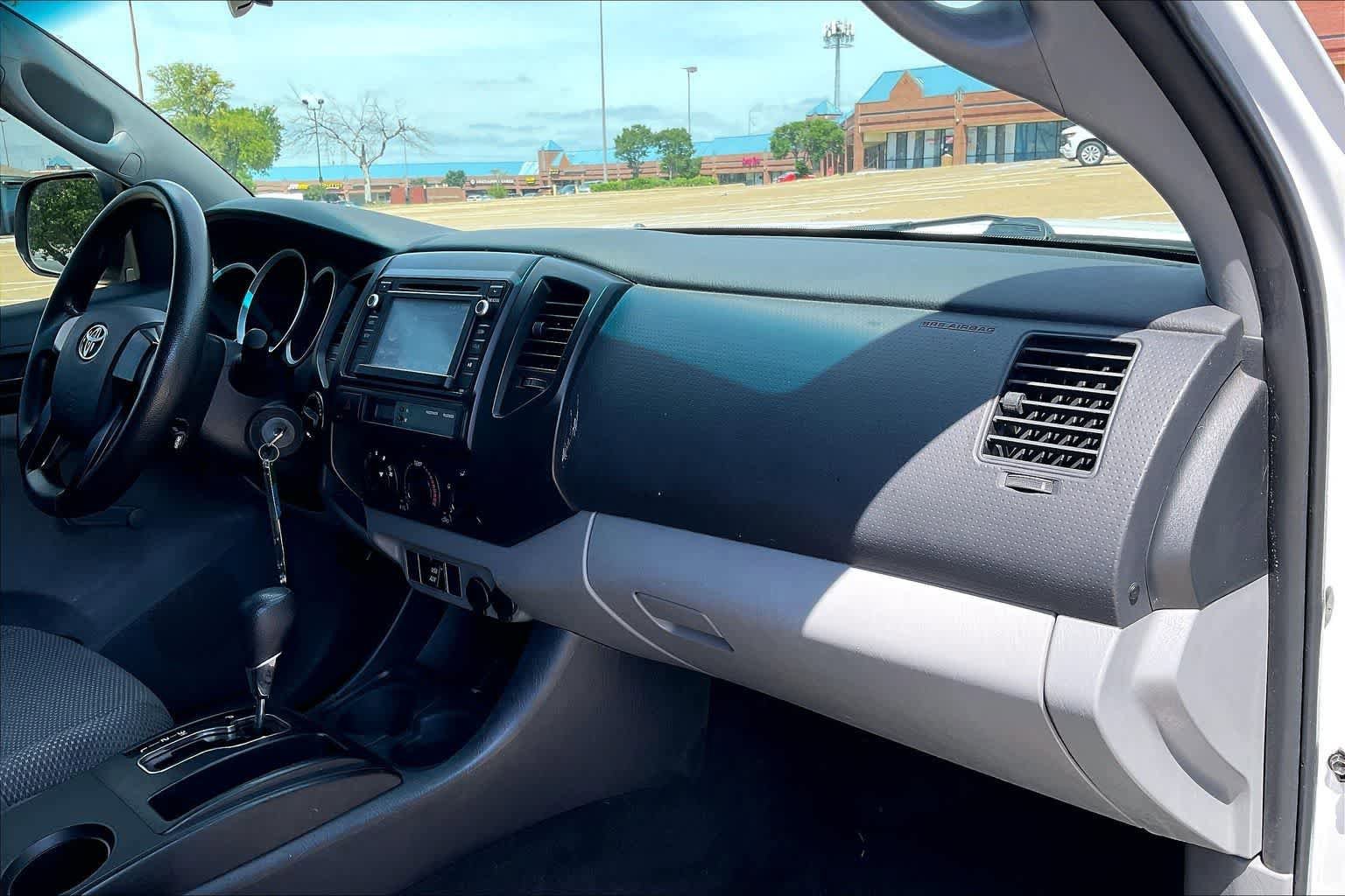 Used 2014 Toyota Tacoma 4x4 Regular Cab image 20