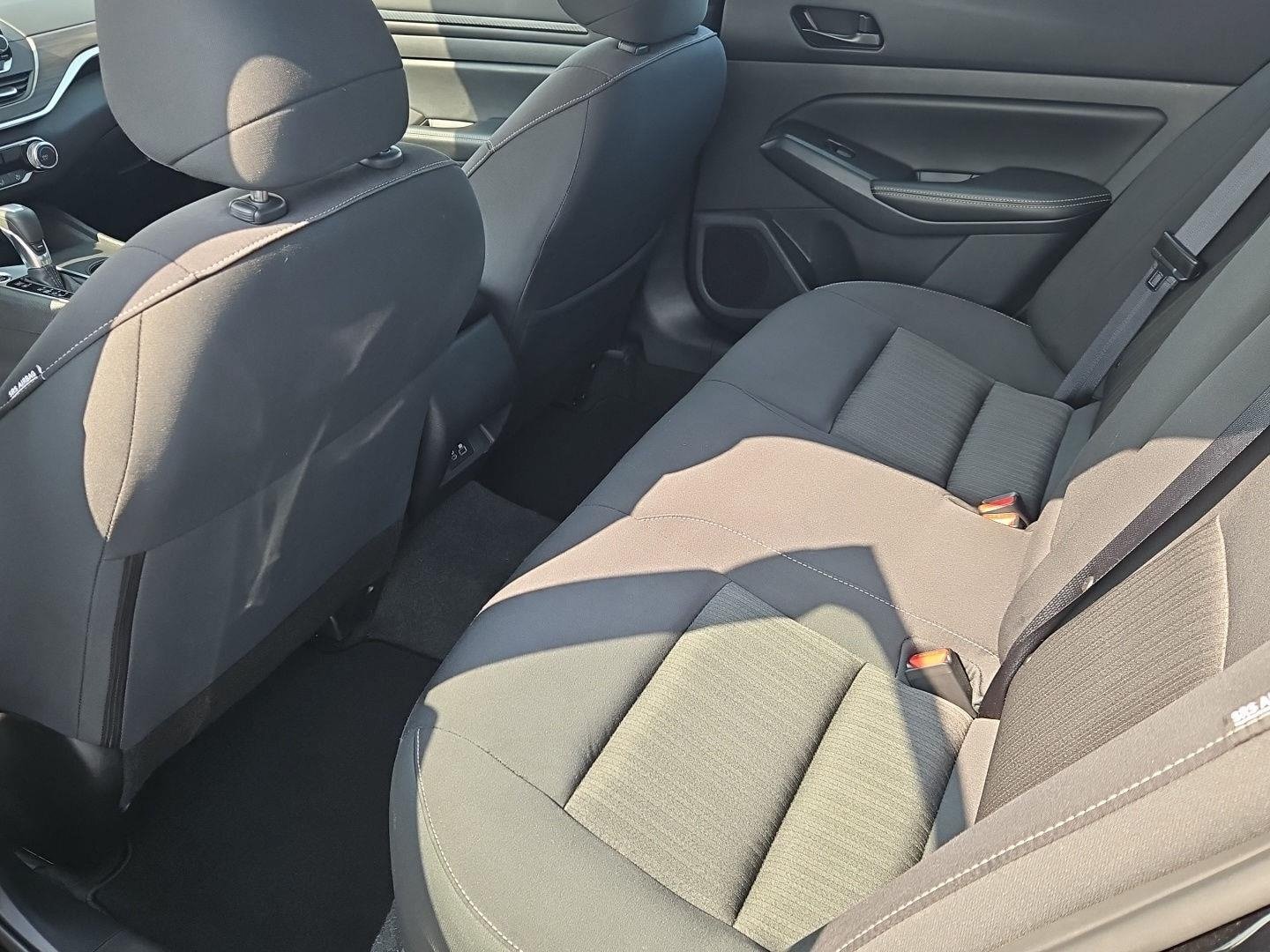 Used 2025 Nissan Altima 2.5 SV FWD image 15