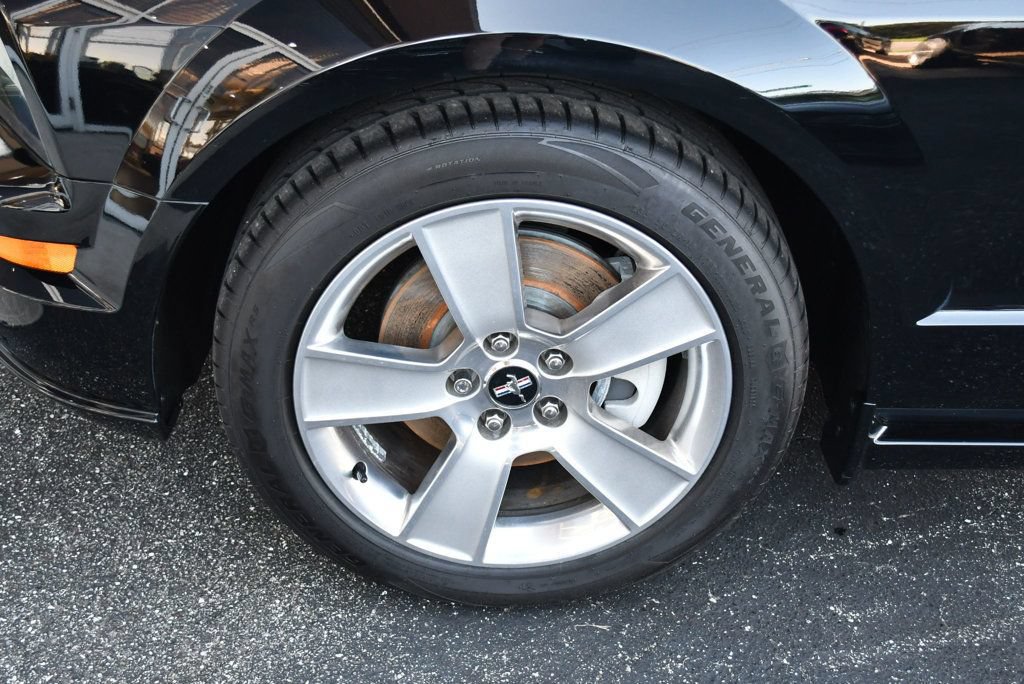 Used 2007 Ford Mustang GT RWD image 69