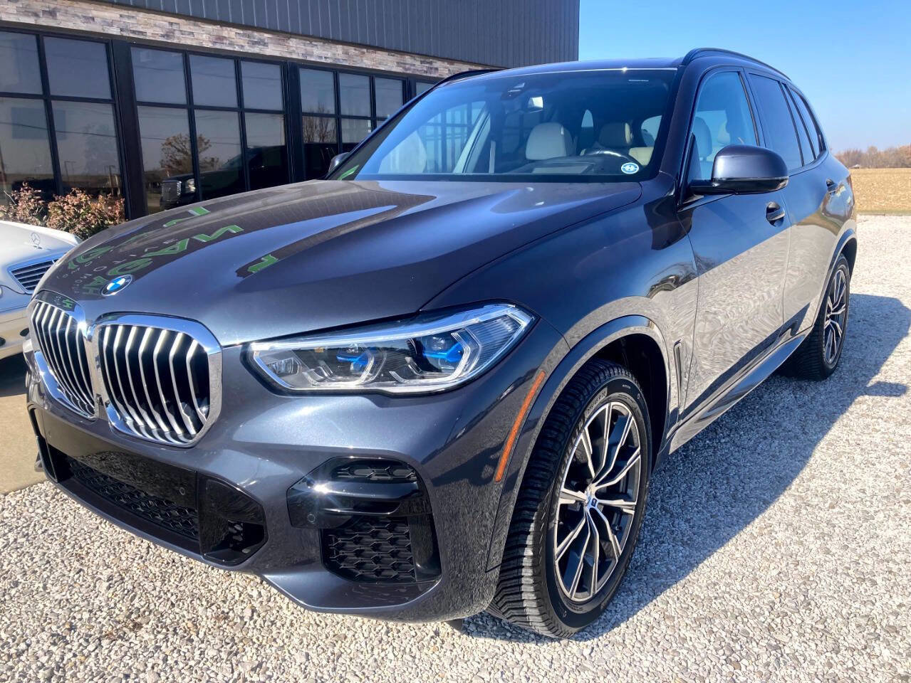 Used 2022 BMW X5 xDrive40i w/ M Sport Package image 2