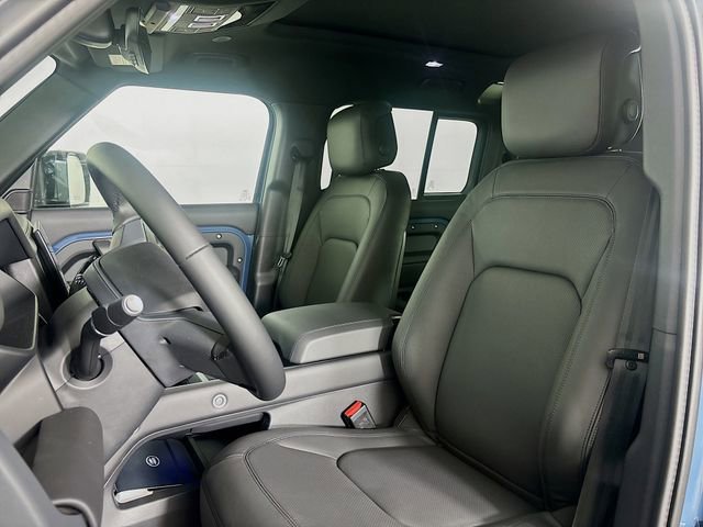 Used 2025 Land Rover Defender 110 X-Dynamic SE image 22