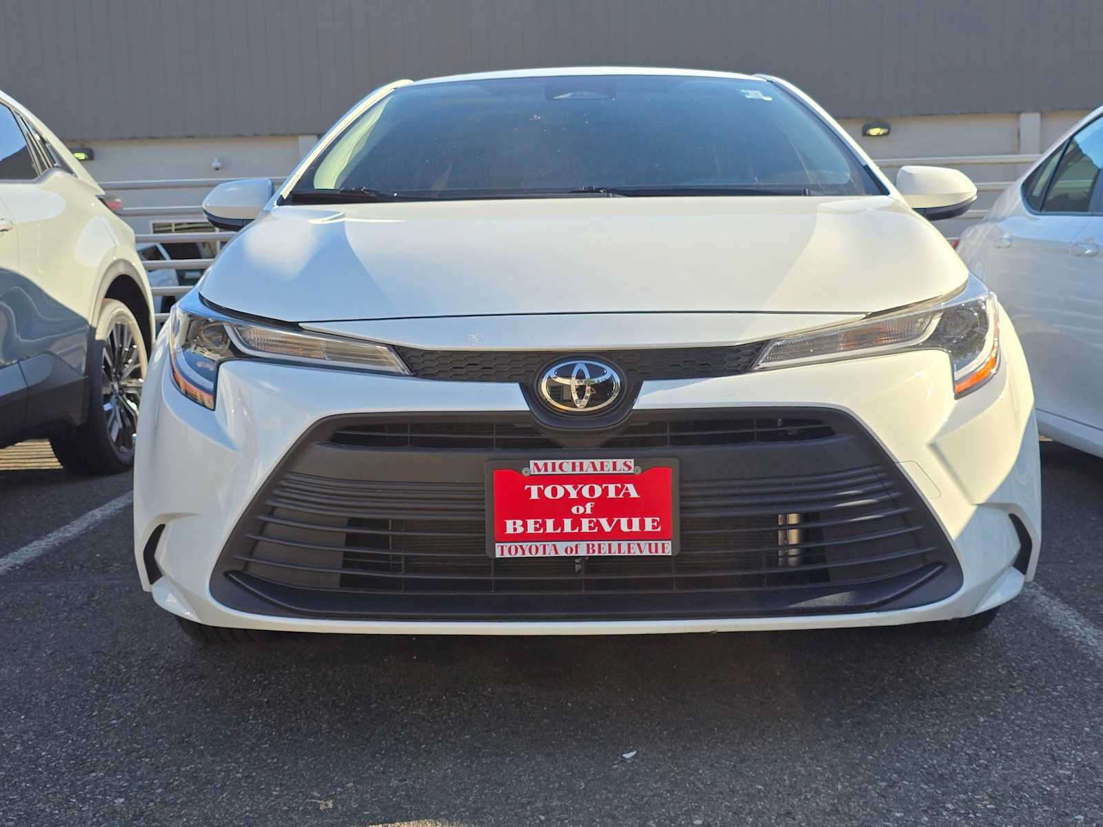 Used 2025 Toyota Corolla LE FWD image 2