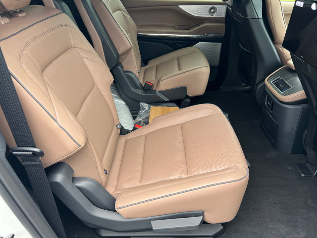 New 2027 Lincoln Navigator L Black Label AWD/4WD image 17