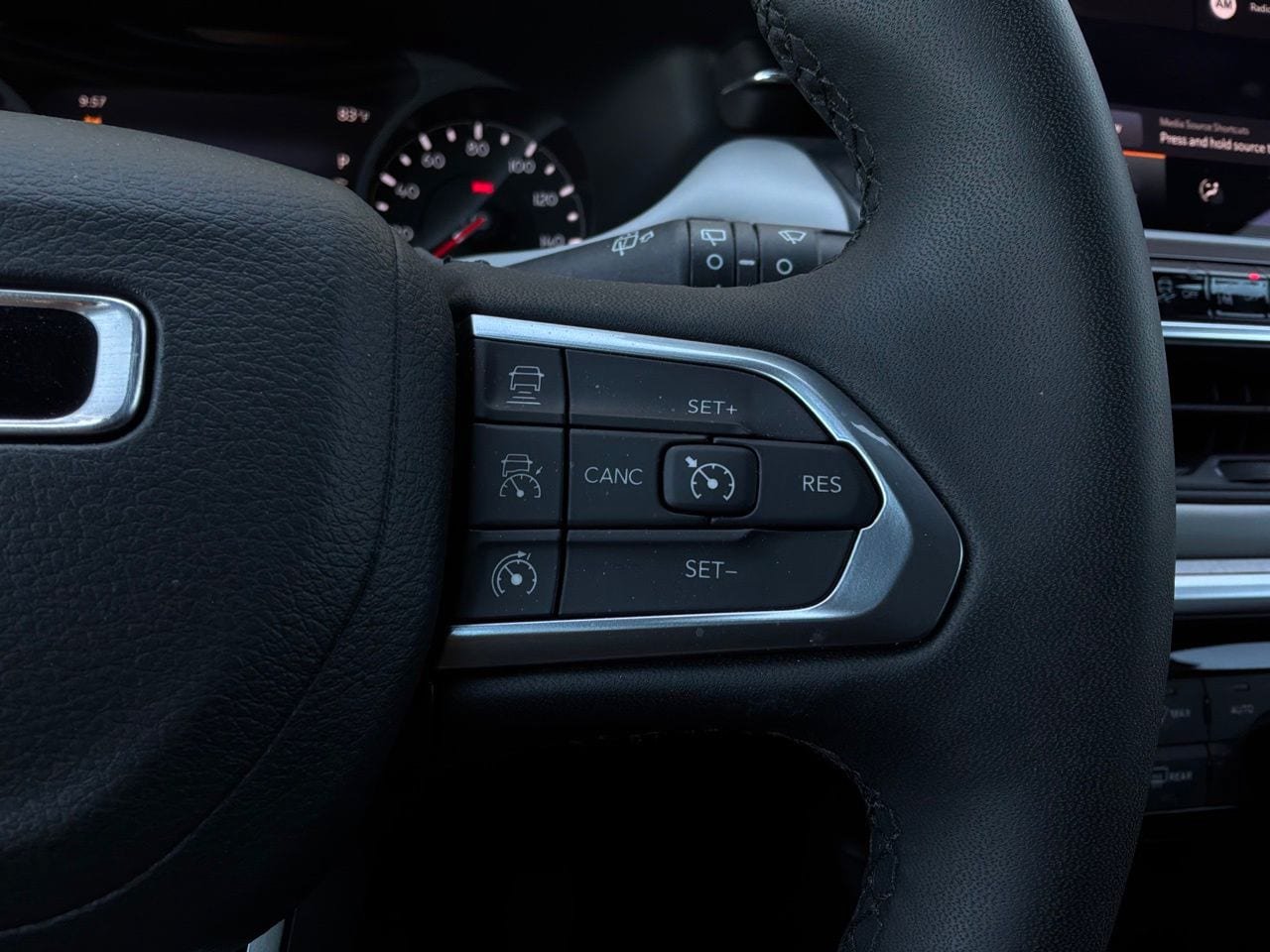 Used 2025 Jeep Compass Limited AWD/4WD image 36