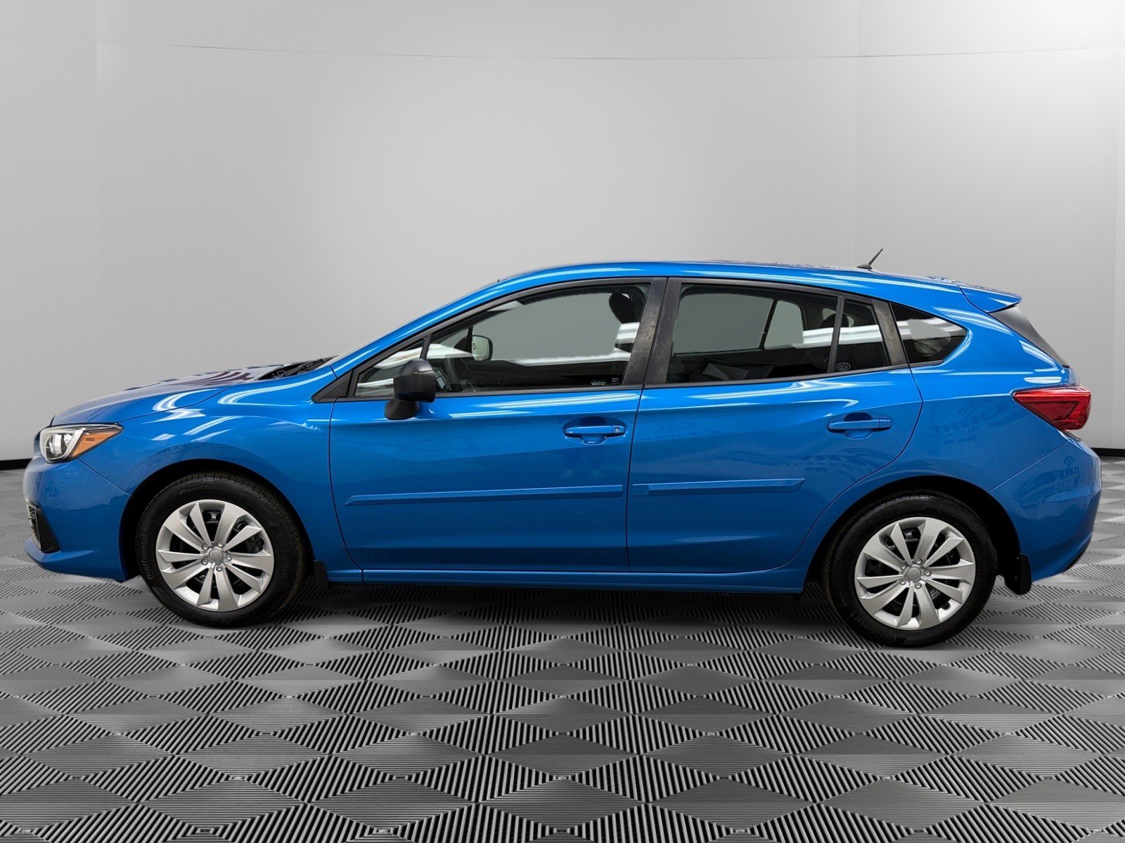 Certified 2023 Subaru Impreza 2.0i image 2