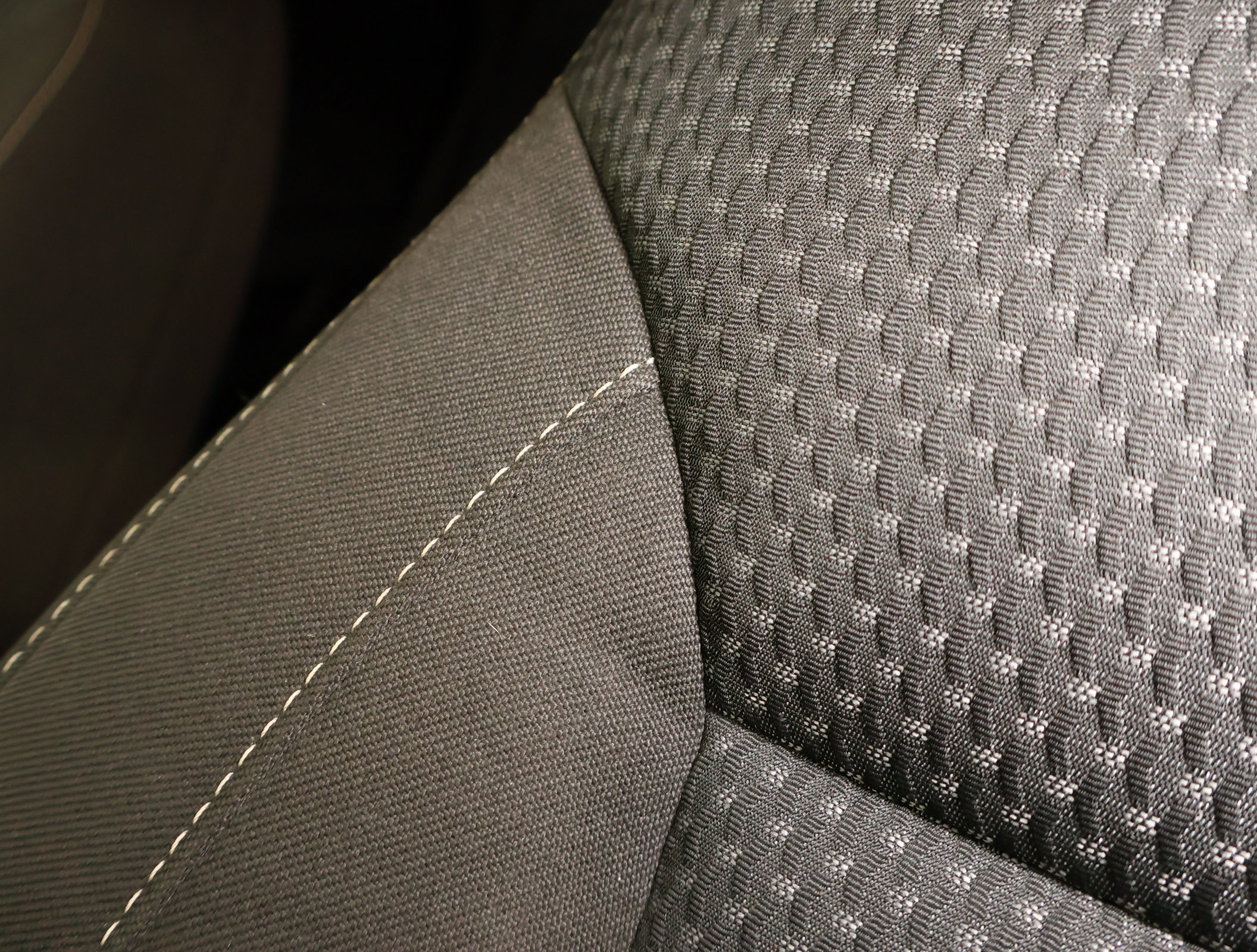 Used 2023 GMC Acadia SLE image 10