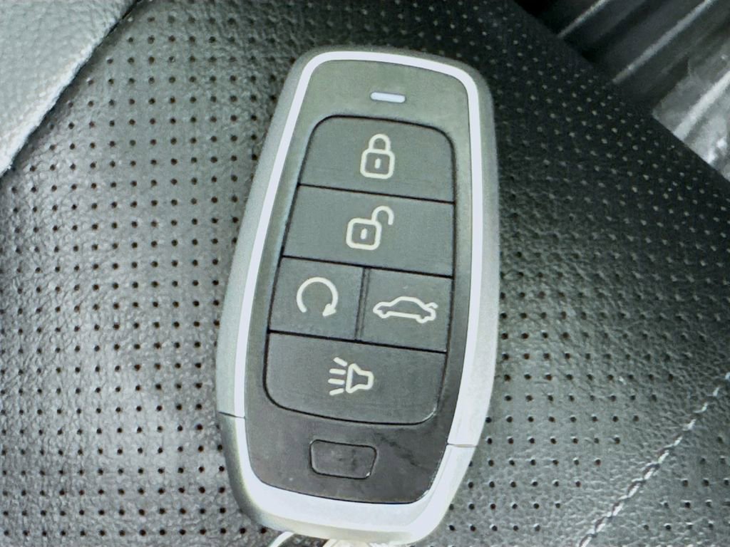 Used 2021 Honda Accord EX-L image 39