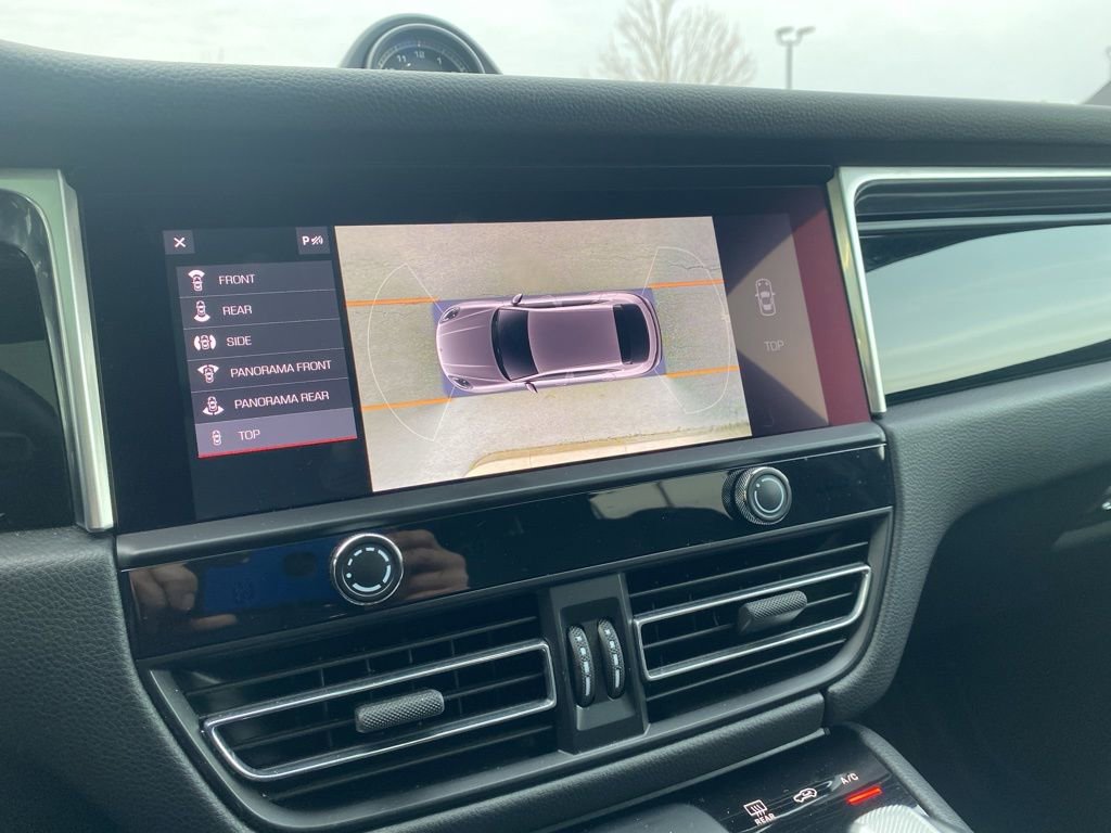 Used 2022 Porsche Macan Base image 23