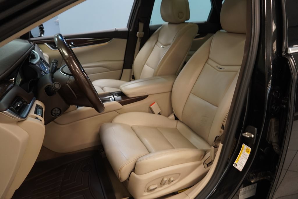 Used 2013 Cadillac XTS Premium AWD/4WD image 4