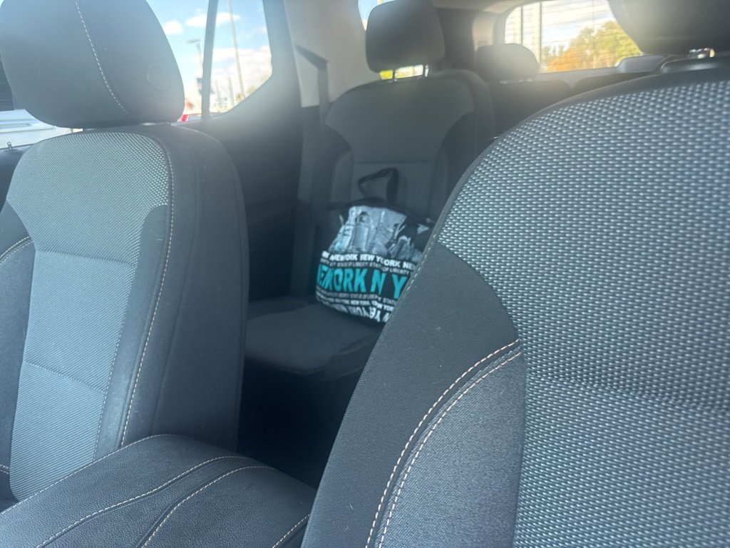 Used 2021 Chevrolet Traverse LT image 18