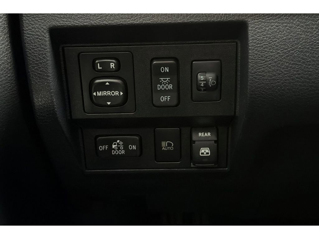 Used 2018 Toyota Tundra SR5 image 28