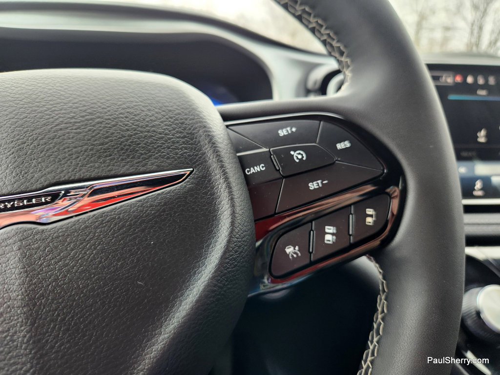 Used 2024 Chrysler Pacifica Touring image 47