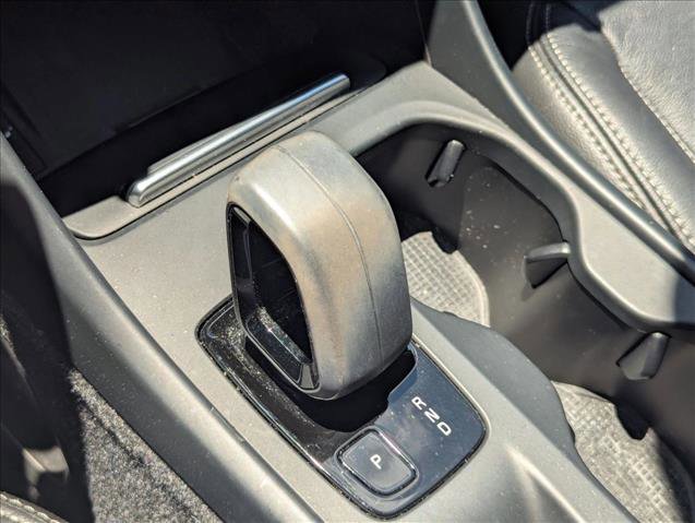 Used 2022 Volvo XC40 T5 Momentum w/ Premium Package AWD/4WD image 5