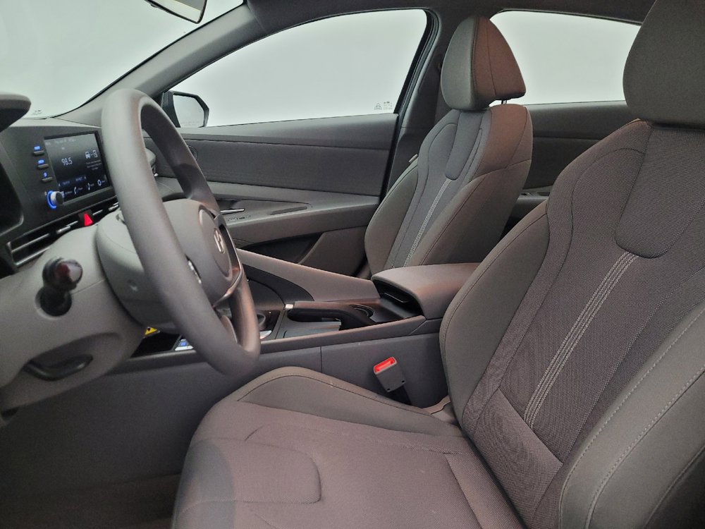 Used 2024 Hyundai Elantra SE FWD image 17