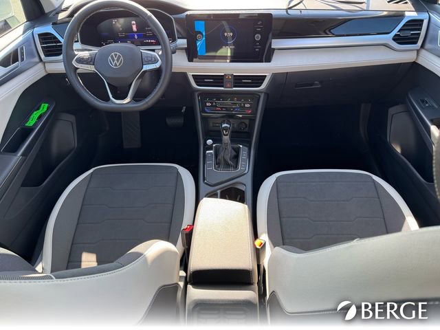 New 2025 Volkswagen Taos SE image 16