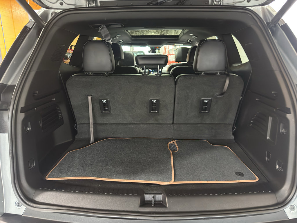 Used 2025 GMC Acadia AT4 w/ Luxury Package image 22