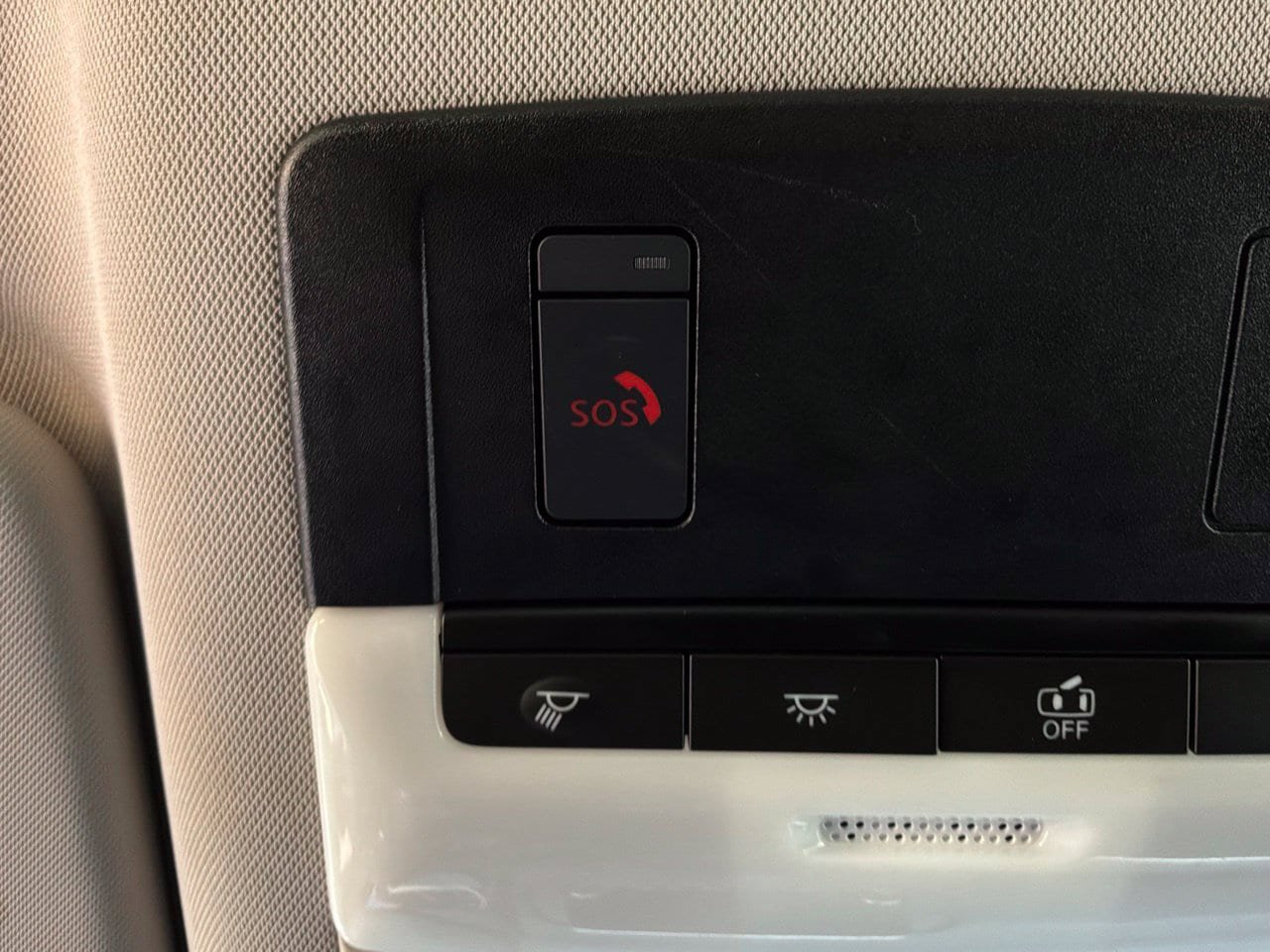Used 2025 Nissan Rogue SV FWD image 18